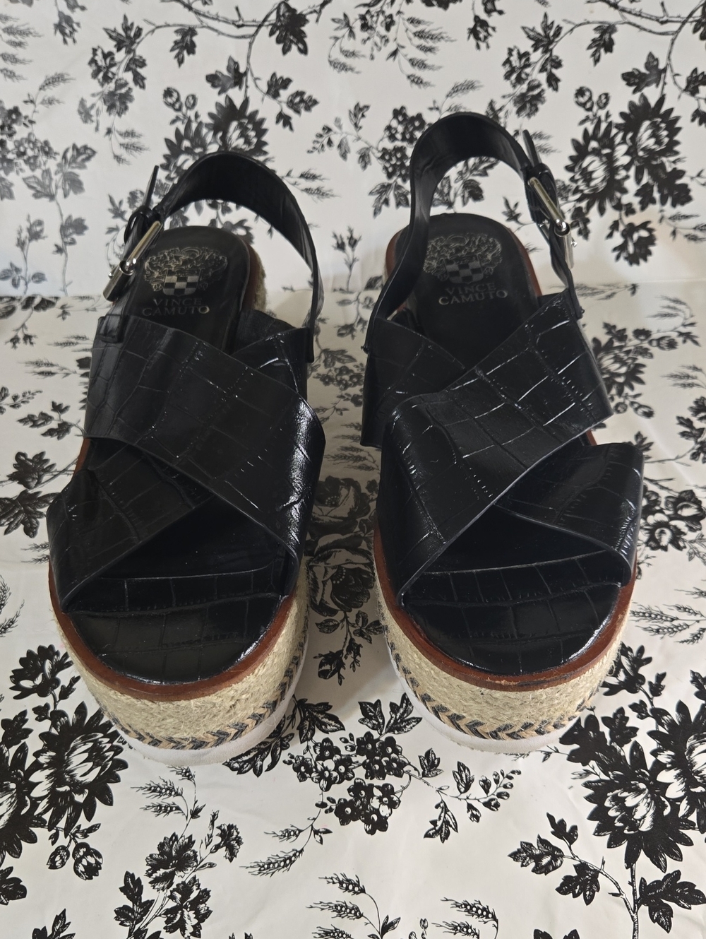 Vince Camuto Black Croc-Embossed Platform Sandals with Jute Wrap B27